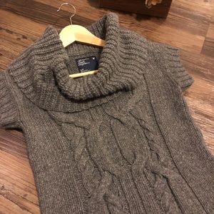 ❄️[American Eagle] Cowl Neck Knit Cable Sweater